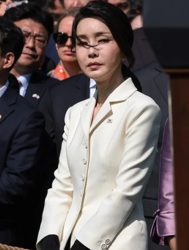 尹锡悦太冲动了！作为一名丈夫，护妻心切可以理解，但是作为一名总统，滥用职权打击对