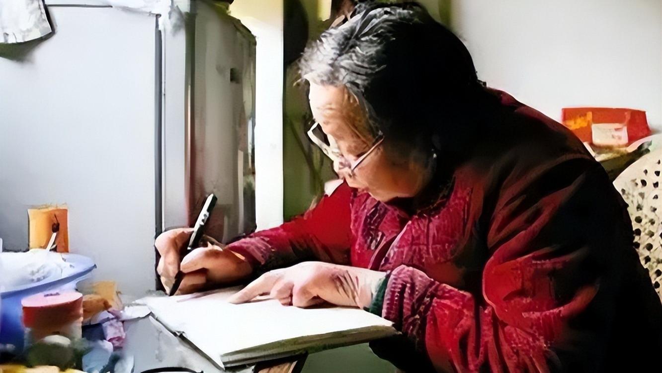 大陆最后的3名军统特务，隐姓埋名64年后，在2013年留下一张合影