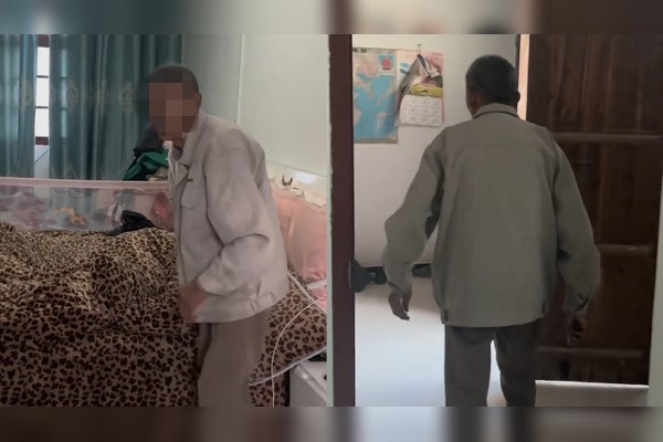 河北，一男子与28岁女孩相约开房，中途女孩喊疼，男子主动放弃，但15多天后，女孩