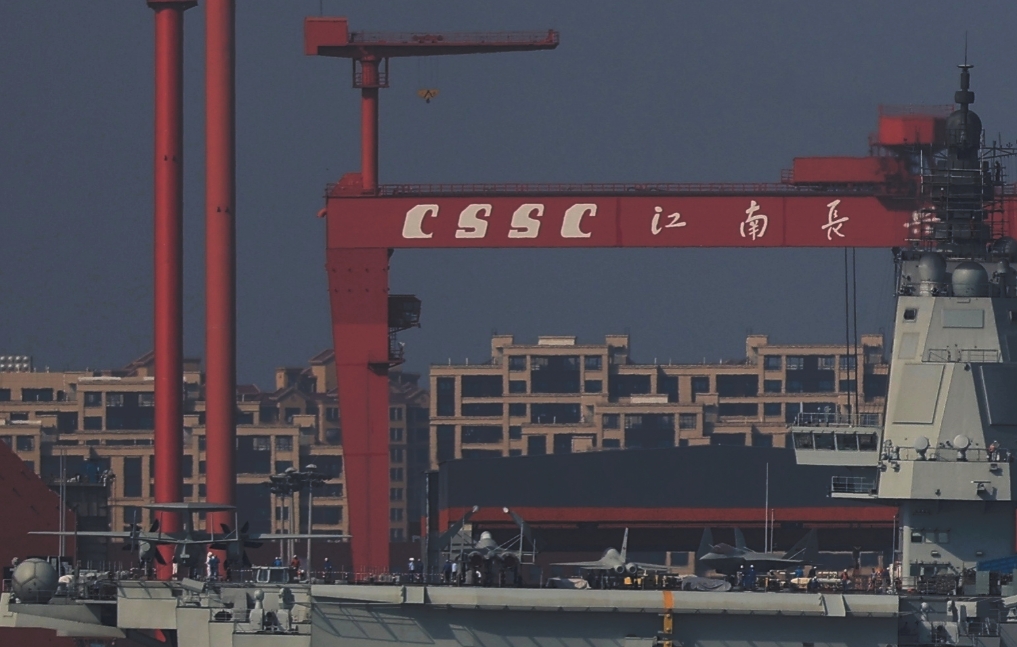 终于有福建舰比较清晰的图片出来了。空警-600、歼-15T/D、歼-35和舰载版