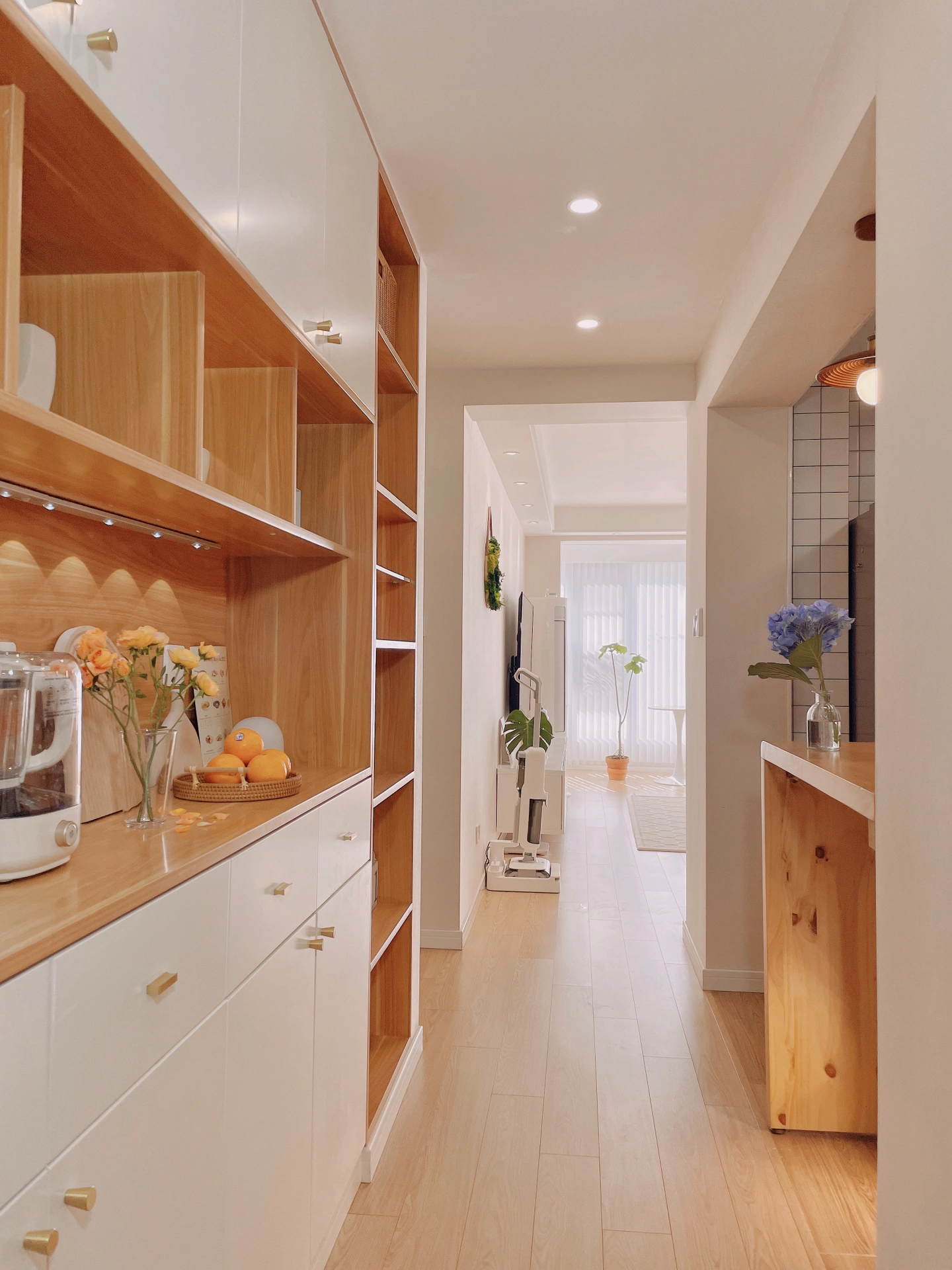 
✨🏠我家是建筑80，套内62
✨全屋柜子都是找木工打的，柜门单独定制的〰️
