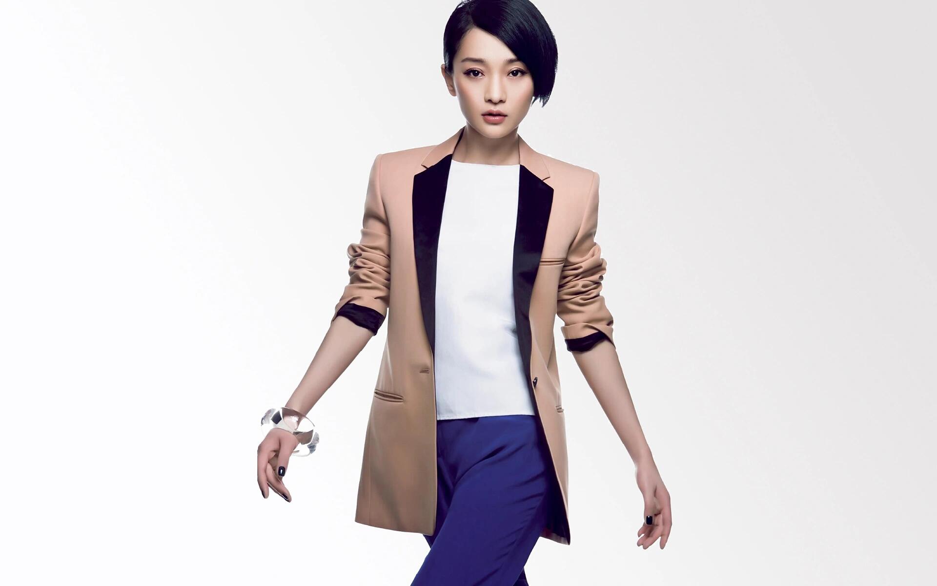 周迅璀璨夺目，一举斩获导协年度女演员奖