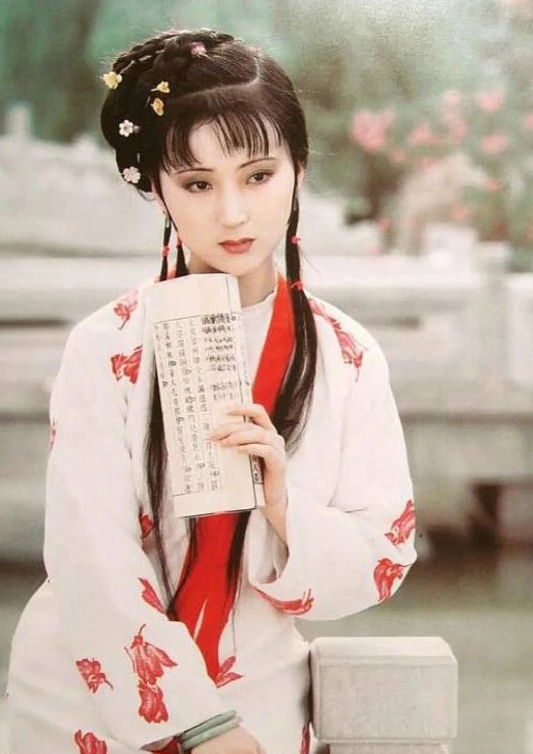 陈晓旭：42岁因癌离世，父母在墓旁买房