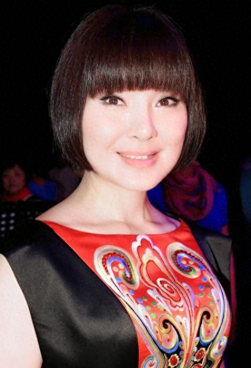 国家一级演员陈红,凭借春晚一曲爆红!转走丈夫12亿,今销声匿迹(看一下演员陈红的剧照)-第8张图片-九妖电影 国家一级演员陈红,凭借春晚一曲爆红!转走丈夫12亿,今销声匿迹(看一下演员陈红的剧照)-第8张图片-九妖电影