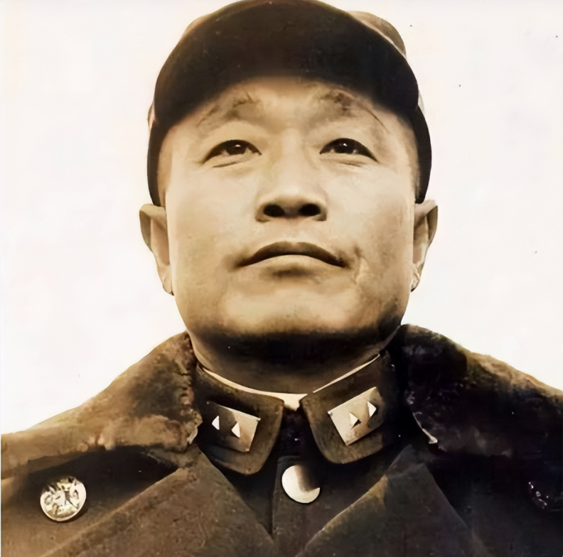 1949年1月22日，爷爷的部队押送杜聿明到了北京，他一路上话不多，但心情比较释