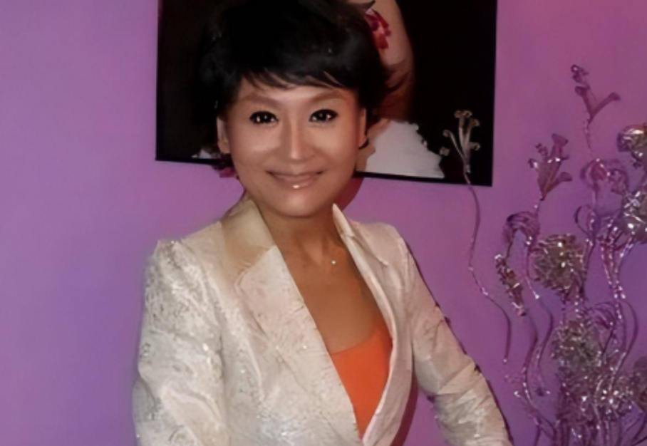 “在美国当狗，也比在中国当人强！”前央视主持人，和央视撕破脸只为嫁一个美国人，没