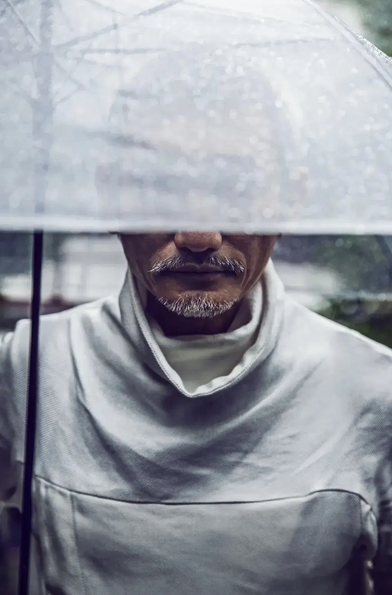 十问徐克
一、《新龙门客栈》算不算徐克作品？
基本不算，导演是李惠民，联合编剧是