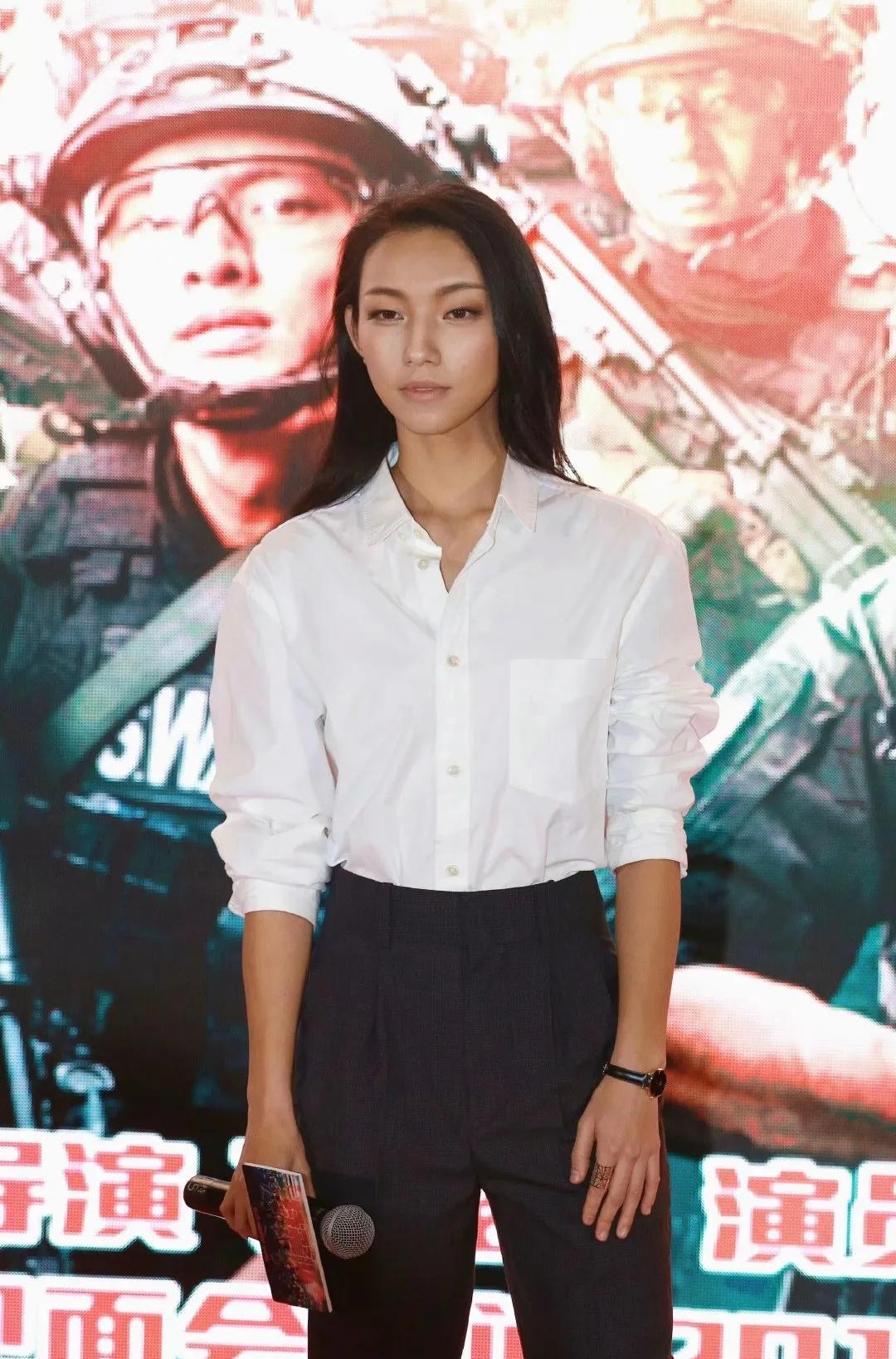 我有种预感，等《封神2》上映后，邓婵玉的扮演者那茜要变成内娱新的老公姐了。
谁懂