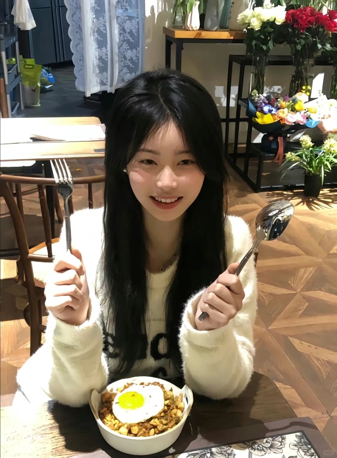 这是哪个学校呀 好多帅哥美女