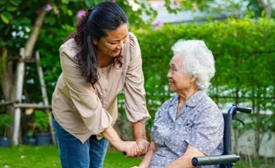广州一女子，5个小姑子全部远嫁，一年到头回不了几次家。公婆的吃喝拉撒由她跟丈夫负