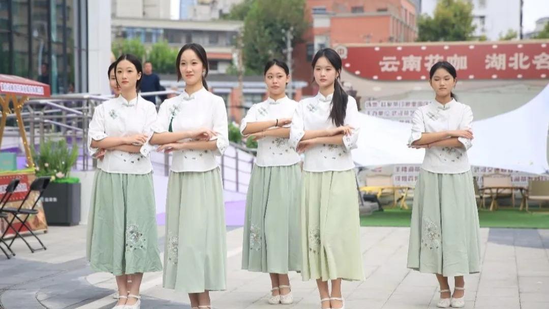 庆国庆，湖北花咖茶市集献礼