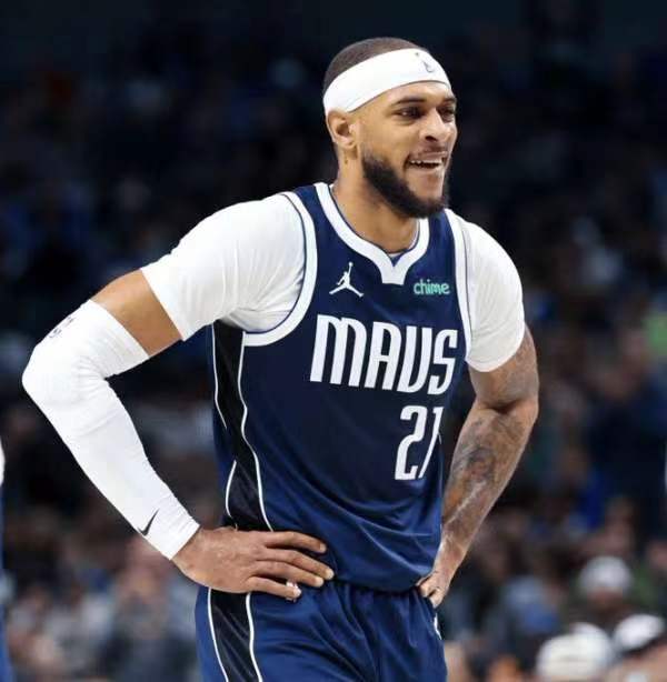 今天独行侠与公牛的比赛中，独行侠中期从奇才交易来的新援加福德全场9投9中，用10