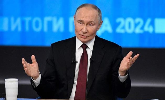 我们对普京这次对俄罗斯民众做的对话做些评论：
一、 普京是很善于对民众说话的，每