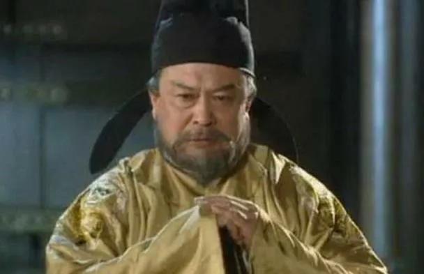 736年，张九龄向唐玄宗上书，强烈请求杀掉安禄山。他认为安禄山兵败后应受死刑，以