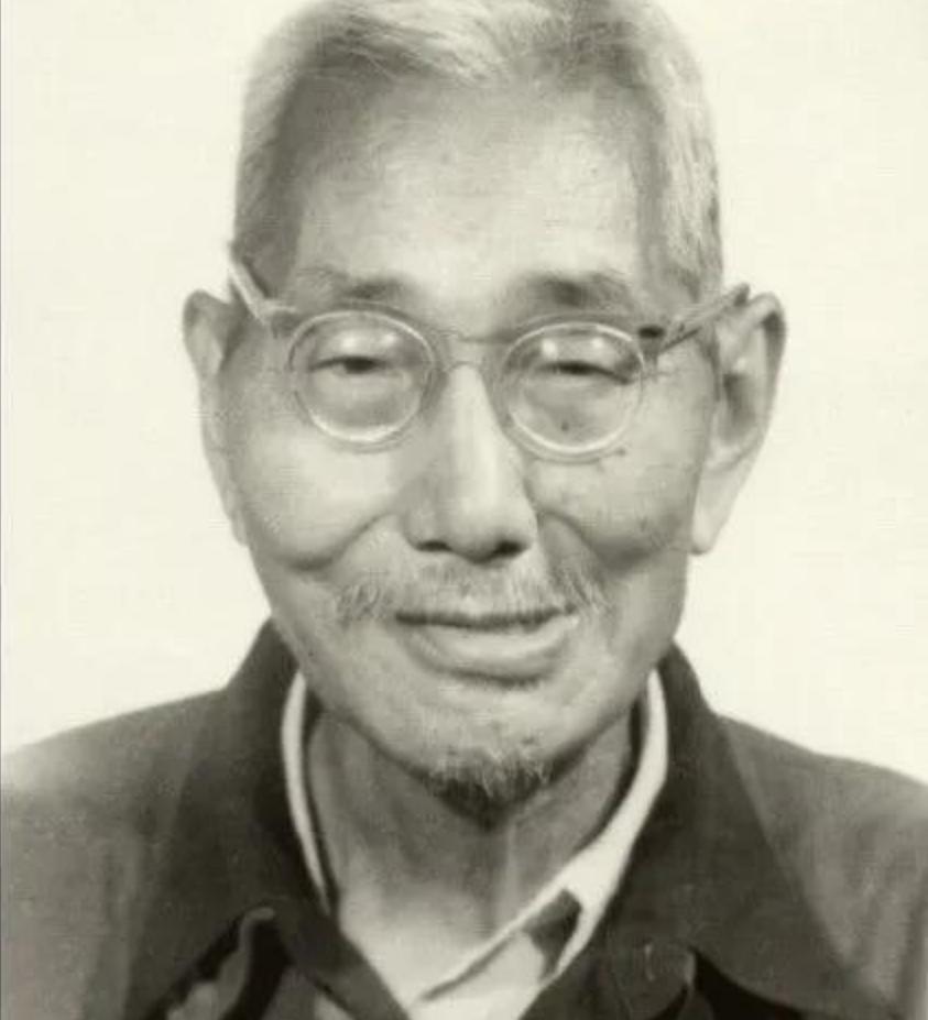 1937年的南京，已是一片人间炼狱，日军在成堆的尸体上浇满煤油，点燃火焰后，尸体
