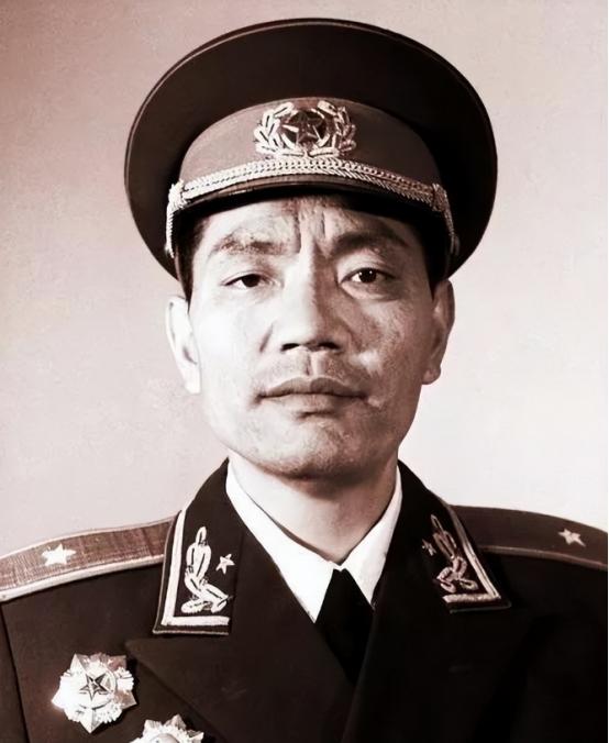 尤太忠：从“拉马尾巴毛”到少将的传奇一生