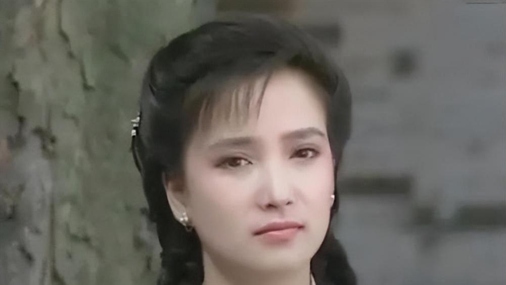 与刘威分手半年，转身嫁许亚军的何晴，现在过得怎么样？