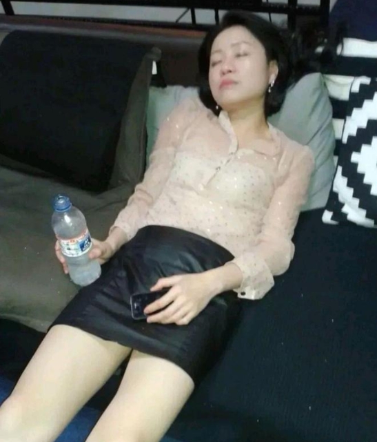 河南，一报社员工伙同他人，多次使用药物下在了约会女性的饮品中，随后对其实施性侵。