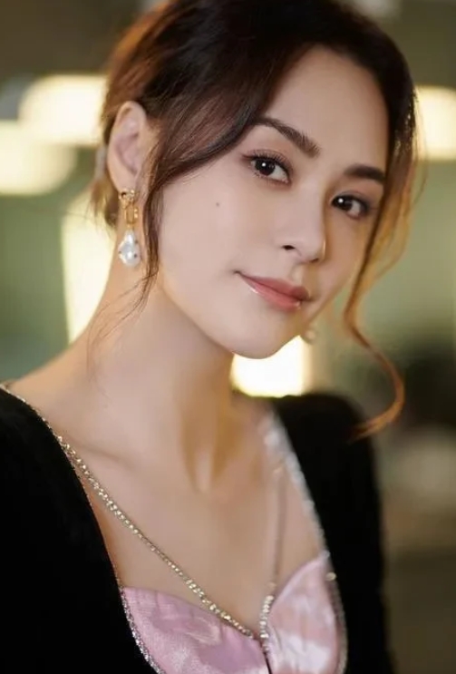 阿娇比阿sa懂太多了吧，还有什么是阿娇不敢干的，光腚不怕穿鞋的吗？所以当年冠希哥