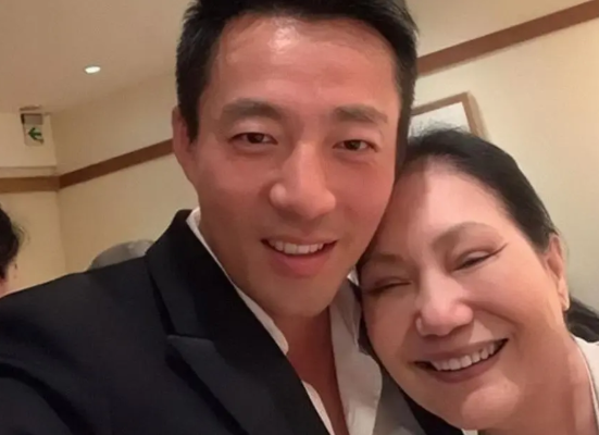 大S树葬的事终于有眉目了？
台媒刚爆出的消息，大S树葬的时间终于定了。
大S树葬