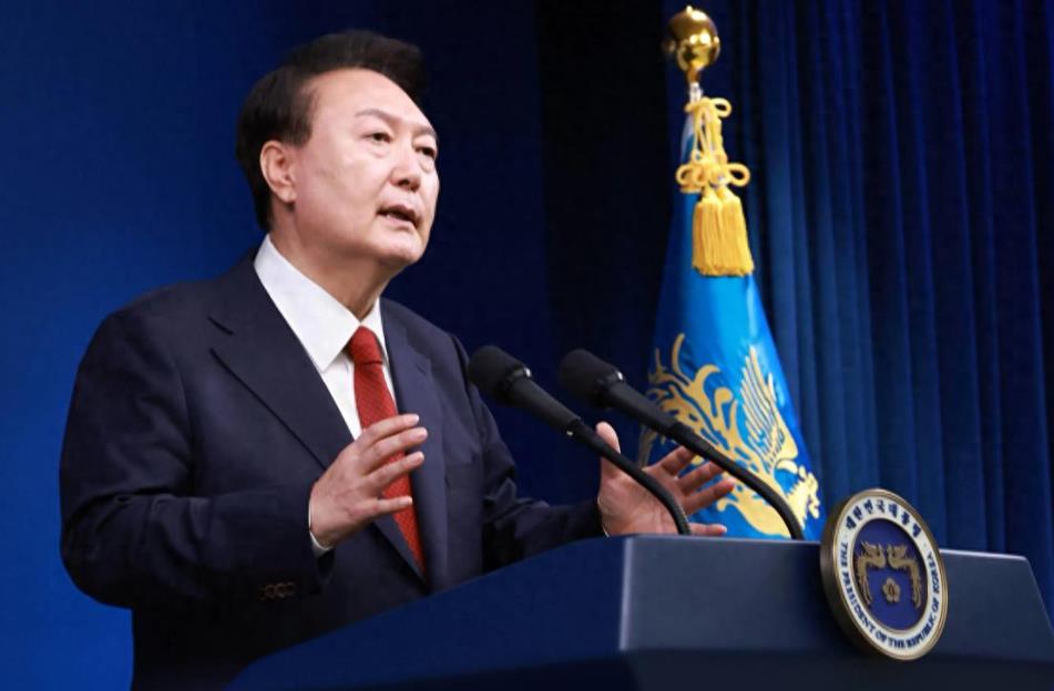 一夜变天！李在明宣布尹锡悦不再是总统，韩国国会前爆发对峙冲突