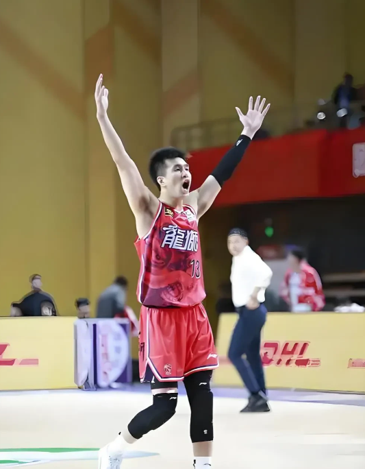 CBA本赛季结束后是香饽饽的球员：

1、不是周琦

2、不是杨瀚森

今年的郭