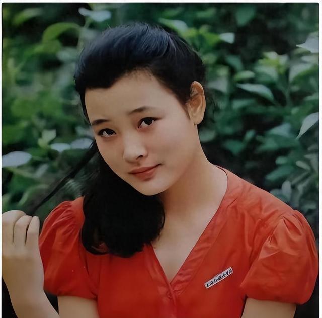 让春晚导演向全国道歉,入美国籍却回中国捞金,她到底什么来头?(美籍华人上春晚)-第2张图片-九妖电影 让春晚导演向全国道歉,入美国籍却回中国捞金,她到底什么来头?(美籍华人上春晚)-第2张图片-九妖电影
