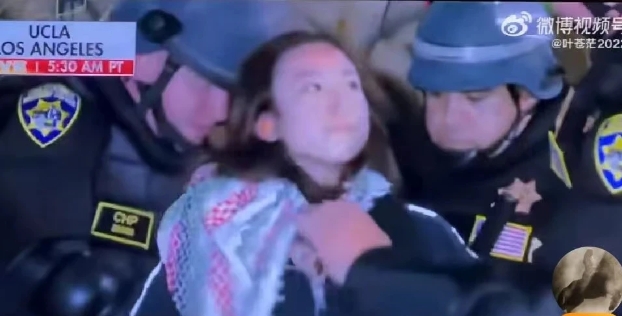 [震惊][震惊][震惊][震惊]
美帝警察👮开始动手了