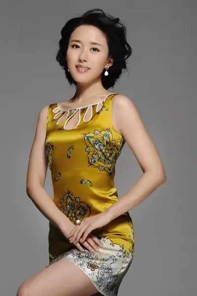 我敢说：演员孟浩强一定是个绝世好男人，要不然长相倾国倾城的颜丹晨怎么会嫁给他呢？