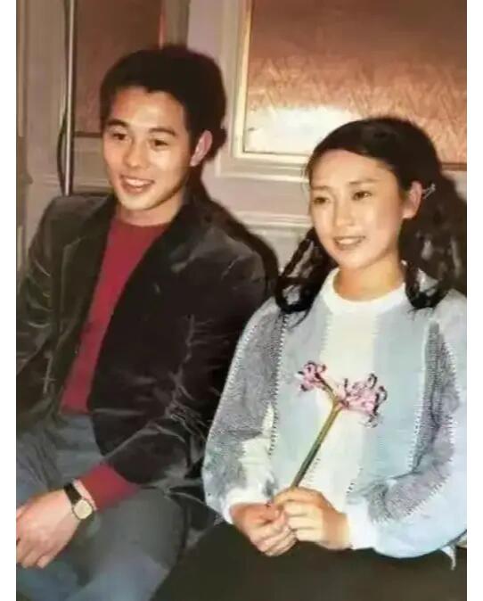 恩情不是爱，黄秋燕终究是错付了