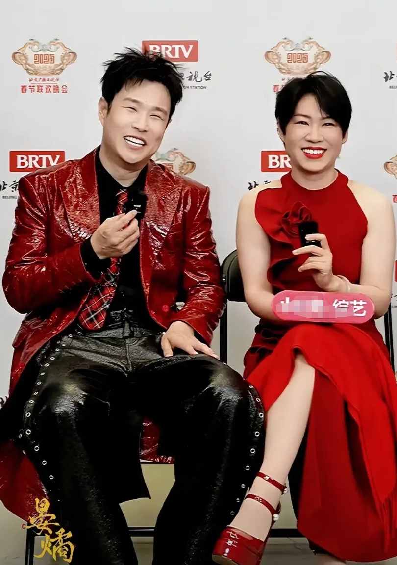 小沈阳说，我对我媳妇沈春阳一见钟情，但她不是，也不说是看不上，那个时候她父母觉得