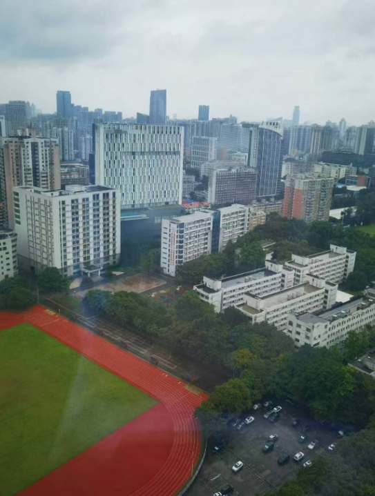 今天整个广州可能都在等风来，这个叫做摩羯的台风，是不是也具有摩羯座的特性，

几