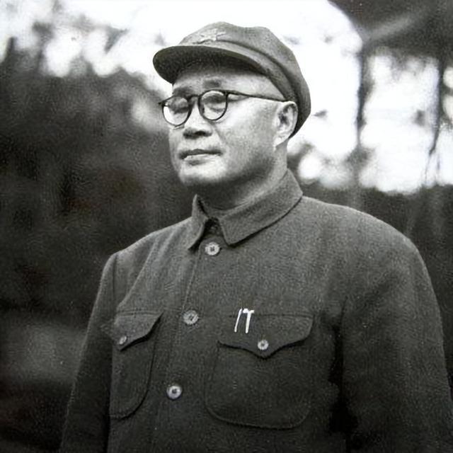 刘伯承逝世引怀念，后代境况引热议，邓小平：基层锻炼是好事