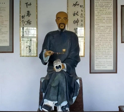 知县出一刁钻上联：“鼠无大小皆称老”，下联成就了千古绝对
纪昀，字晓岚，生于17