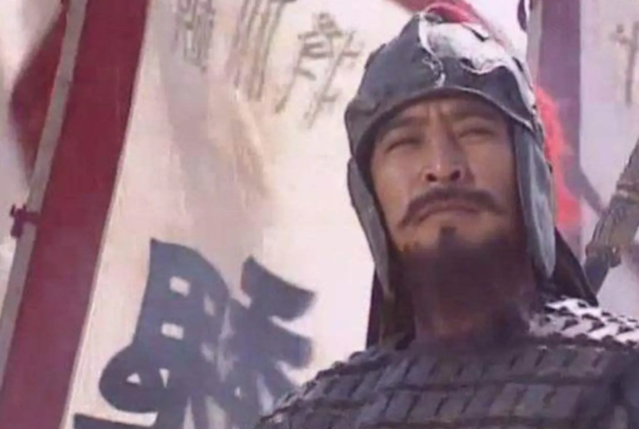 刘备的用人比诸葛亮要强得多，尤其是在魏延的使用上。
诸葛亮说魏延脑后有反骨，硬生