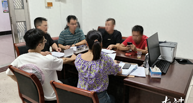 近日，潮州市湘桥区城西街道潮新社区一既有住宅增设电梯引发矛盾，历时 3 年。6 