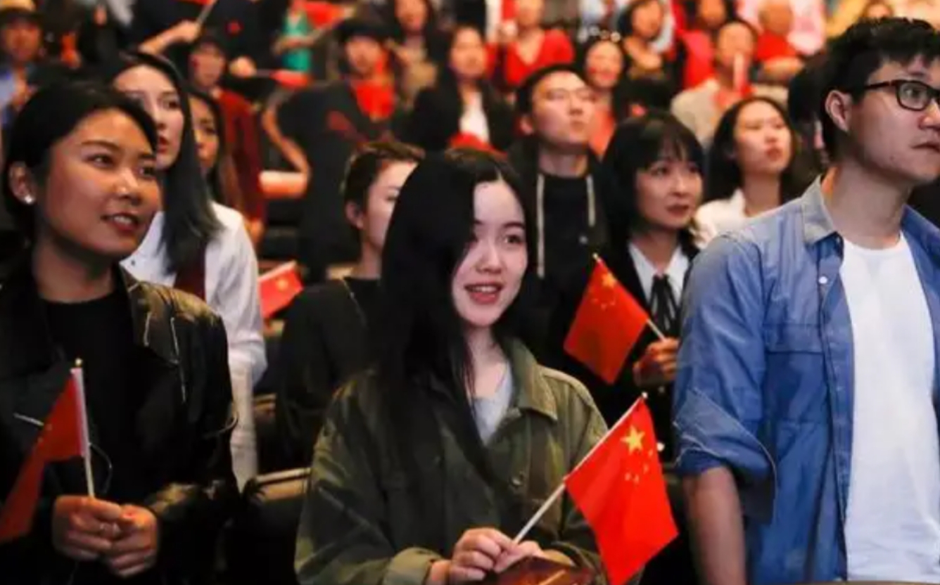 中国人容易被电诈盯上是有原因的，一位越南人告诉我：一个14亿人口的大国，几乎没黑