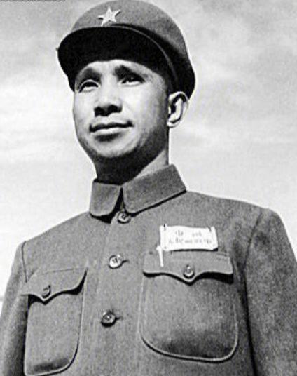 1941年，新四军第一师捕获了200多名特务。粟裕得知后，不禁疑惑地问道：“是不