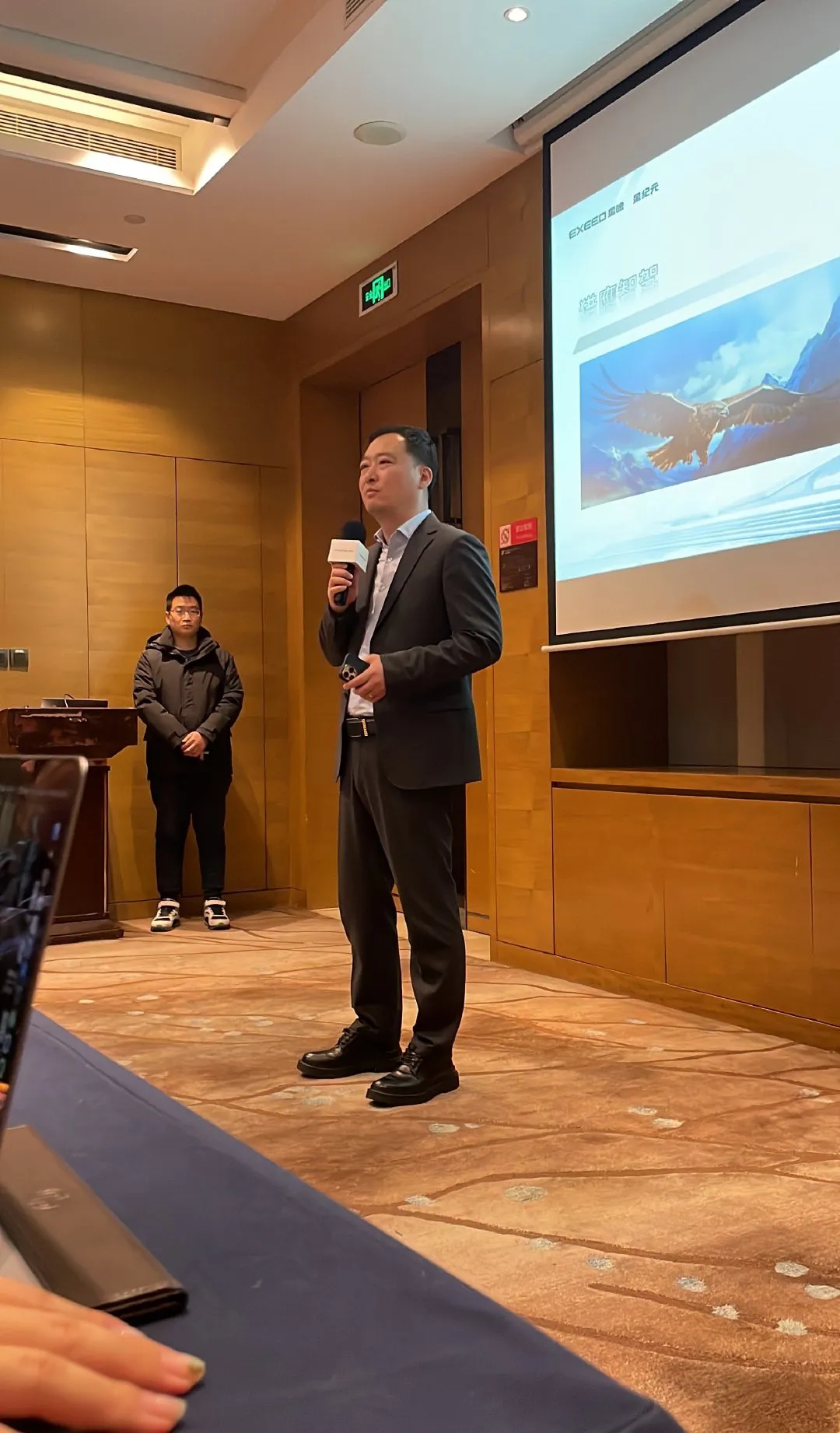 文无第一，武无第二，现在那么多智驾系统，大家广泛认可的也就是那两三家，其他想追上