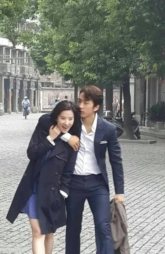 不愧是刘亦菲唯一公开承认过的男朋友，宋承宪的魅力确实是很大呀