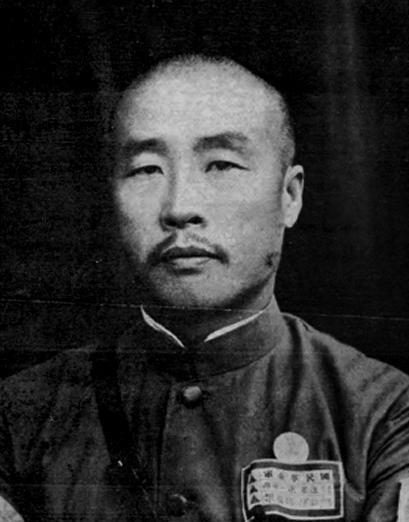 1929年5月，韩复榘倒戈后，受到庞炳勋的截杀，他气得大骂说：“庞拐子真不是个东