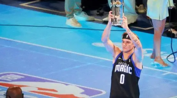 杂技之王！麦克麦克朗三连扣篮王！泪目了，他那个飞车暴扣将风险、难度、观赏性、艺术