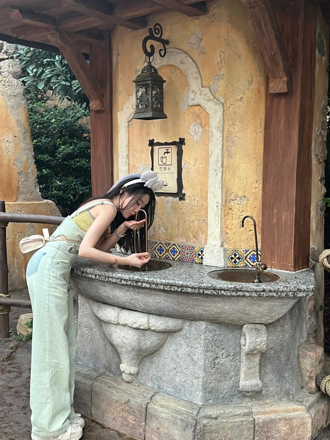 为什么要在迪士尼穿裤子啊
#上海迪士尼
怕天气太冷穿了厚厚的裤子，结果全程暴走 
