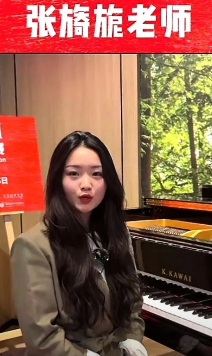刀郎与美女张旖旎感情深厚，珠联璧合。
刀郎的每次演唱会，都会给张旖旎50秒以上镜