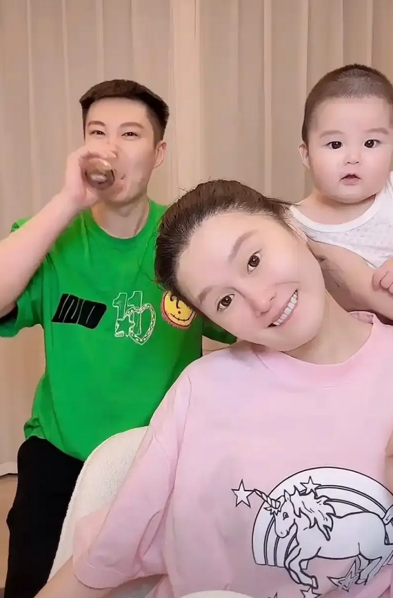 赵本山女儿，球球说，我以前挺事儿的，觉得我家庭条件很好，自己又有钱有颜，所以公主