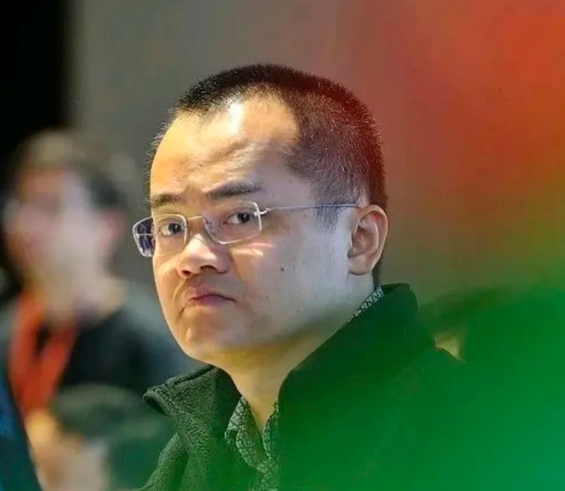王兴的确是个人物，毕业于清华大学，美国特华拉大学。
 26岁王兴创立了校园网（人
