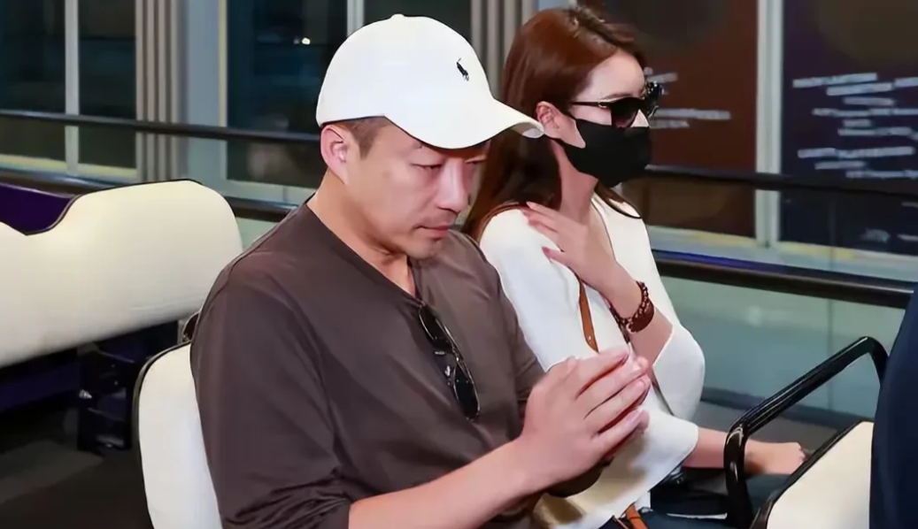 昨天，汪小菲现任妻子mandy接受台媒采访，呼吁大家不要网暴汪小菲，称有什么事情