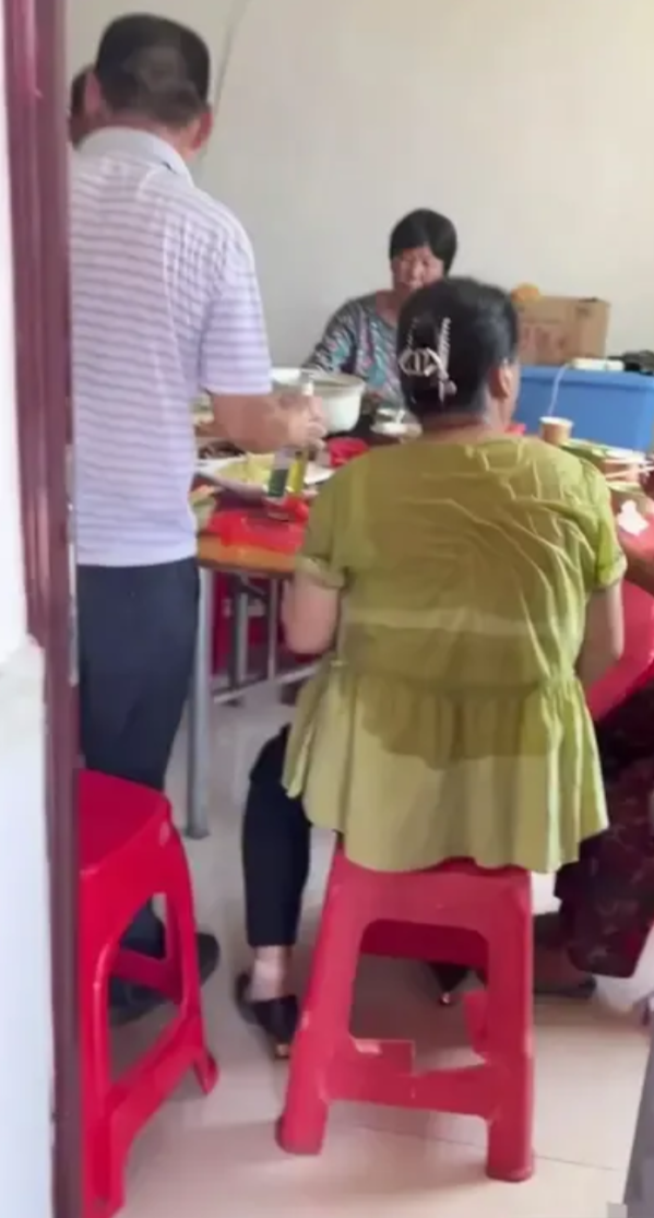今年夏天热，全国都喊热，我这个人还最害怕热，热的离了空调不能活，朋友多次约会饭局