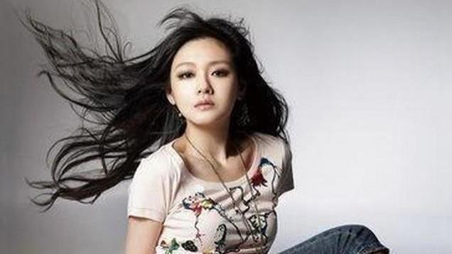 大S女儿青春期发胖严重！虎背熊腰比杨阿姨胖，身高比爸爸还高