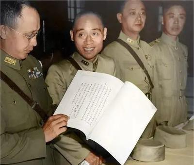 1944年10月，重庆的国军士兵接收站发生新兵被打死的事件，蒋介石叫来兵役署长程